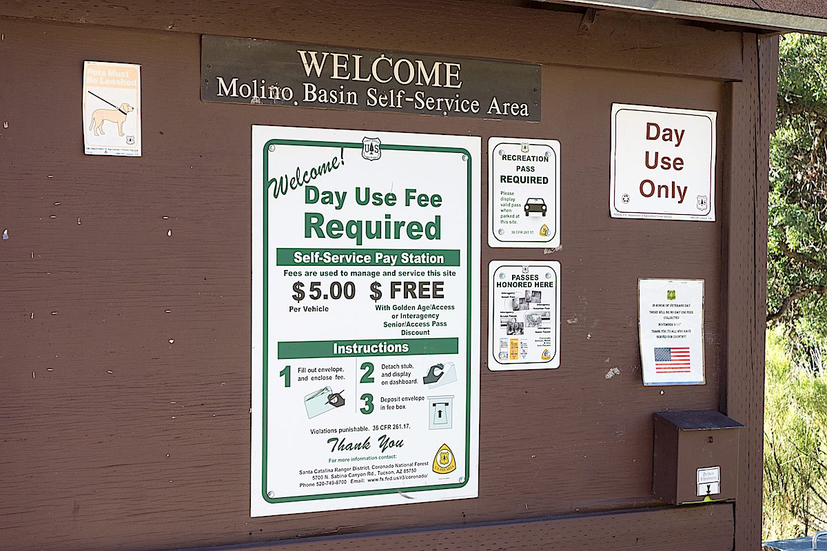 No Fee Arizona Trail Parking Signs. September 2014.