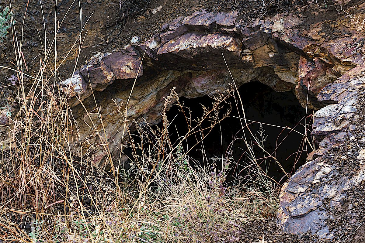 Mine entrance near the end of the road up Oracle Hill. December 2017.